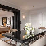 L'hotel Du Collectionneur 5*