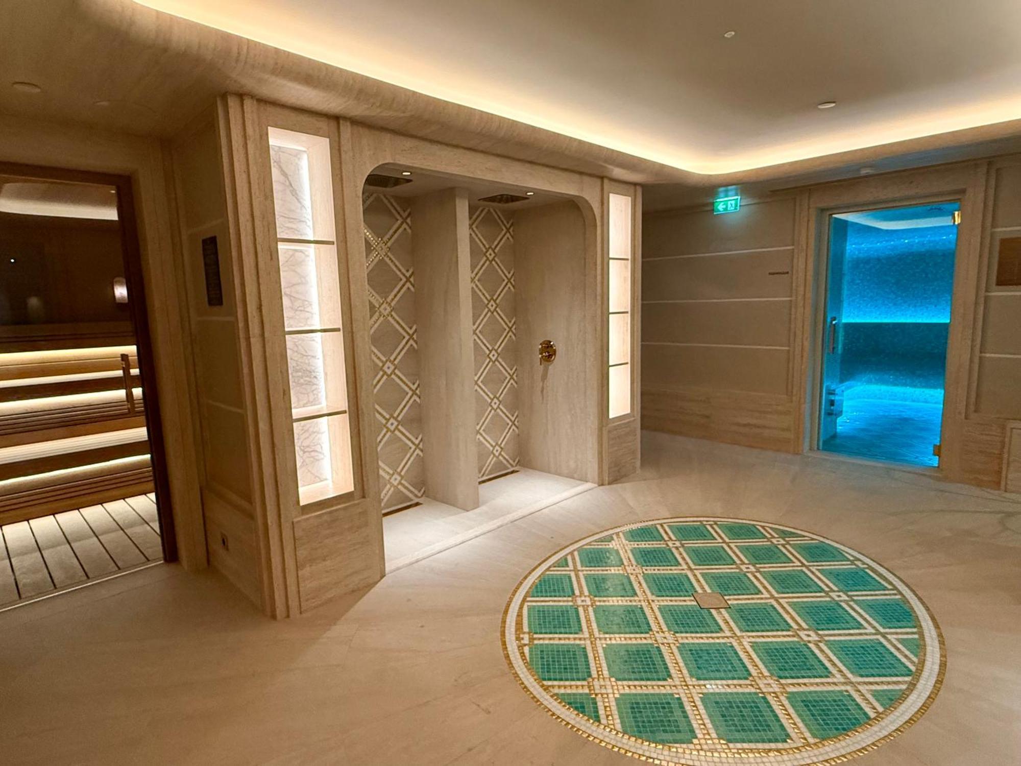 Hotel L'hotel Du Collectionneur 5*